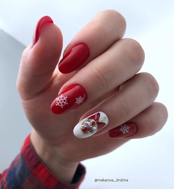Red Winter Manicure Nail Design Ideas