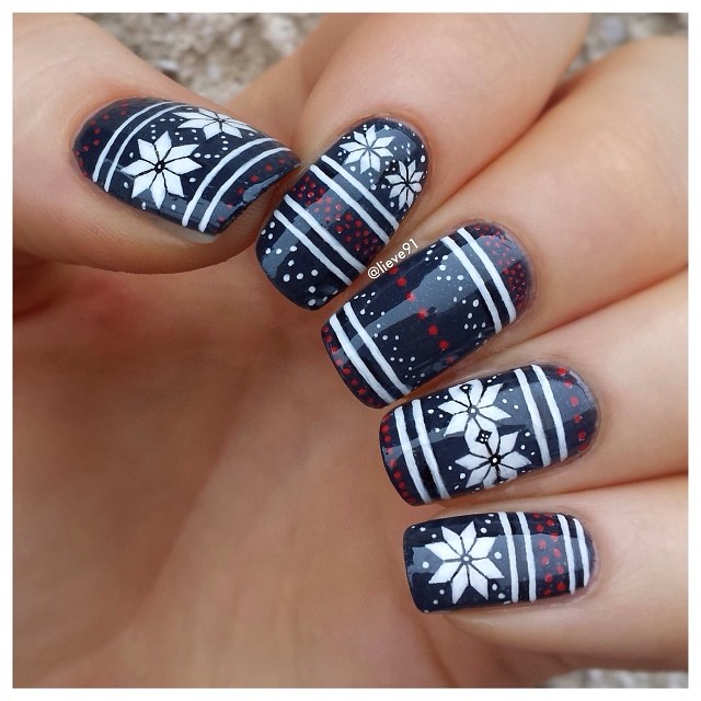 Black Winter Manicure Nail Design Ideas