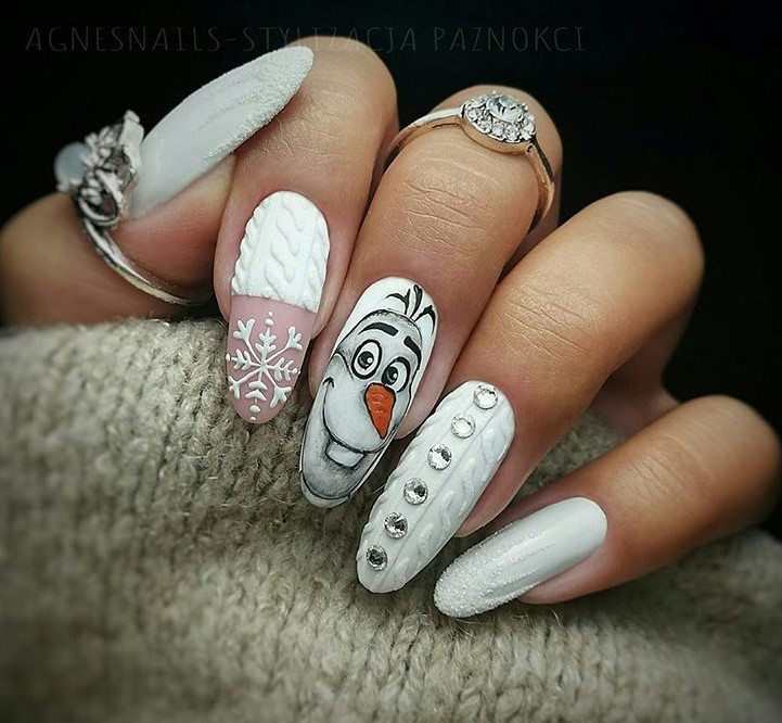 White Winter Manicure Nail Design Ideas