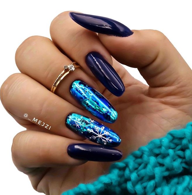 Navy Winter Manicure Nail Design Ideas
