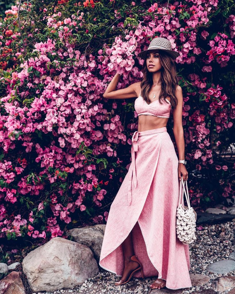 Pink Skirt: 11 Secrets of Stylish Combinations 